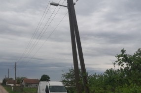 Nagnuta bandera elektrovoda u Jorgovanskoj ulici