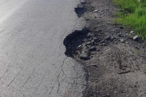 Ogromni krateri na deonici puta Bikovo i Gabrić