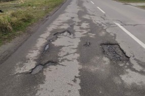 Oštećenje kolovoza u Velebitskoj ulici