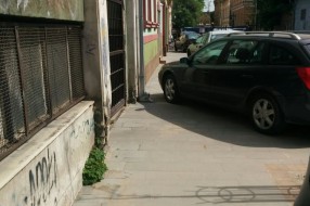 Trotoar u ulici Age Mamuzića