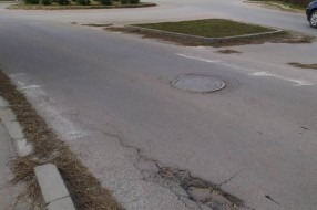 Oštećenje kolovoza u ulici Ivana Antunovića