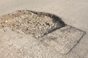 Udarne rupe u Ulici Vuka Karadžića