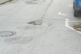 Udarne rupe u Ulici Vuka Karadžića