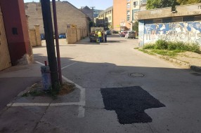Udarne rupe u Ulici Vuka Karadžića