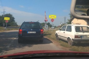 Nebezbedan pružni prelaz na Bajskom putu