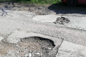 Ulica Marije Bursać puna rupa