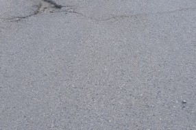 Ogromne rupe duž ulice Isidore Sekulić