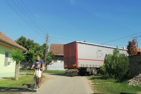 Šleperi u malim ulicama (Ive Senjanina, Kordunaška i 15. aprila)