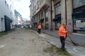 Ružno i nebezbedno u prolazu ulice Ive Vojnovića (iza zgrade pozorišta)