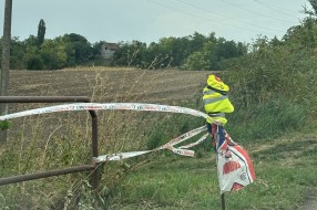 Tri dana nakon urušavanja dela mosta na kanalu- samo džak i prsluk u znak upozorenja