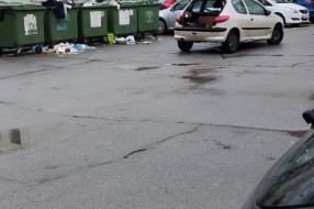 Smeće oko kontejnera u Tokiju