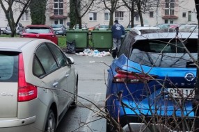 Smeće oko kontejnera u Tokiju