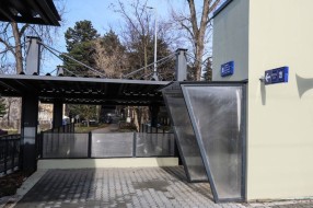 Okupljanje dece/tinejdžera ispod i oko pothodnika na Paliću (železnička stanica)
