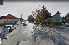 Okupljanje alkoholičara ispred diskonta pića u ulici Partizanskih baza