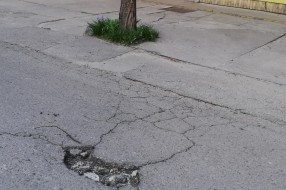 Udarna rupa u Ulici Laze Mamužića