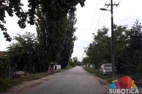Nedostatak trotoara u Kireškoj ulici