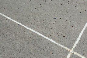 Staklo na terenu za fudbal u Aleksandrovu