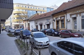 Oštećenja vozila u Ulici Vuka Karadžića