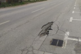 Udarne rupe u Velebitskoj ulici