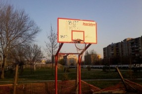 Uništavanje igralište na Prozivki