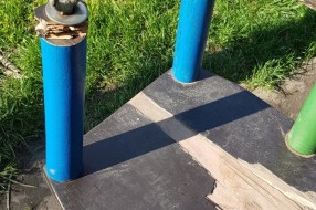 Nebezbedna ljuljaška na igralištu u Banijskoj ulici