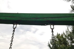 Nebezbedna ljuljaška na igralištu u Banijskoj ulici
