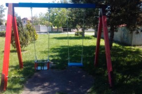 Nebezbedna ljuljaška na igralištu u Banijskoj ulici