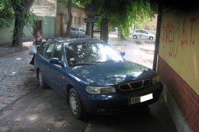 Toleriše se bahato parkiranje u Harambašićevoj i Dinka Zlatarevića