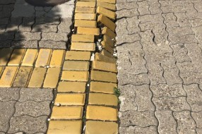 Više oštećenja pešačke zone u centru grada