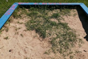 Nedavno renoviran park u Kerskom naselju ponovo uništen