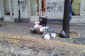 Smeće u centru grada (Petra Drapšina)