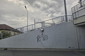 Loša preglednost na raskrsnica ispred podvožnjaka - izlaz iz Balkanske u Lošinjsku