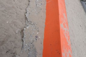 Zapušteno dečije igralište u centru grada