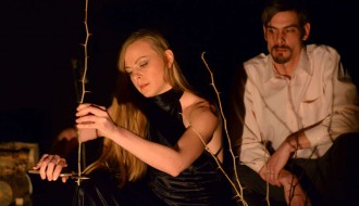 Predstava: U tvom zagrljaju