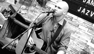 Akustična svirka: Damir Jazvin