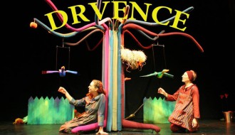 Teatar u pelenama: Drvence