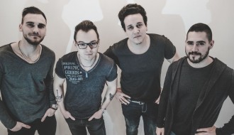 Uptown acoustic live