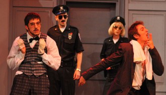 Predstava: Nil Sajmon: Glasine