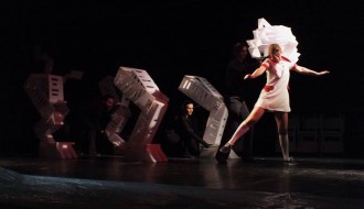 Dečja predstava: A kislany, aki mindenkit szeretett