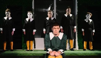 „LIDÉRCEK A SZEKRÉNYBEN”