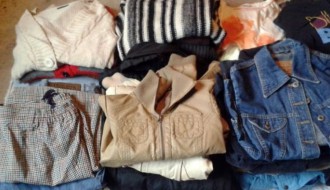 Podela polovne garderobe u Crvenom krstu