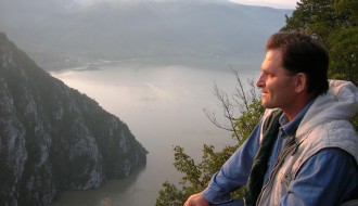 Dolina vulkana na planinskim vencima istočnog Sajana (Sibir)