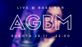 Akustična svirka: A Girl Between Maniacs