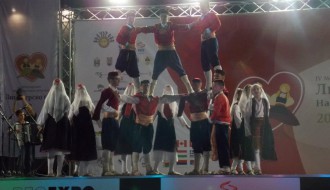 I Bog stvori ritam...