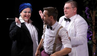 Predstava: Ljubičasti bagrem