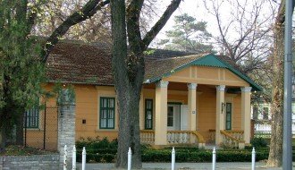 Predstavljanje romana Eve Pap ,,Pre nego što zađe sunce“