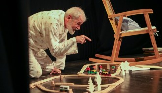 Dečija predstava: Dedine priče