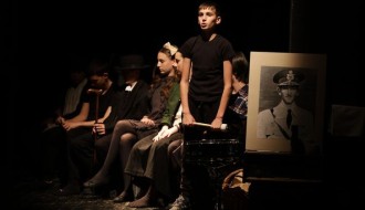 Gostujuća predstava "Porodični cirkus za decu i osetljive" - prema motivima dela Danila Kiša "Rani jadi" i "Bašta, pepeo" (besplatan ulaz uz prethodnu rezervaciju)