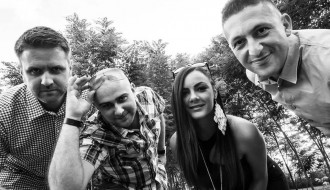 A Gril Between Maniacs