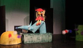 Előadás gyerekeknek: Egy egészen egyszerű Piroskáról